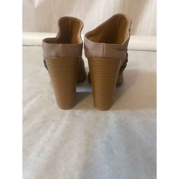 Qupid Taupe Slip On 4 in Heel Bootie Womens Size 9 Faux Lace Up Side Detail Mule - Picture 3 of 7